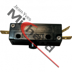 Micro contact à poussoir