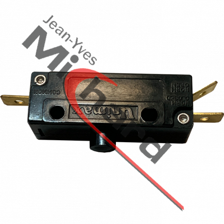 Micro contact à poussoir